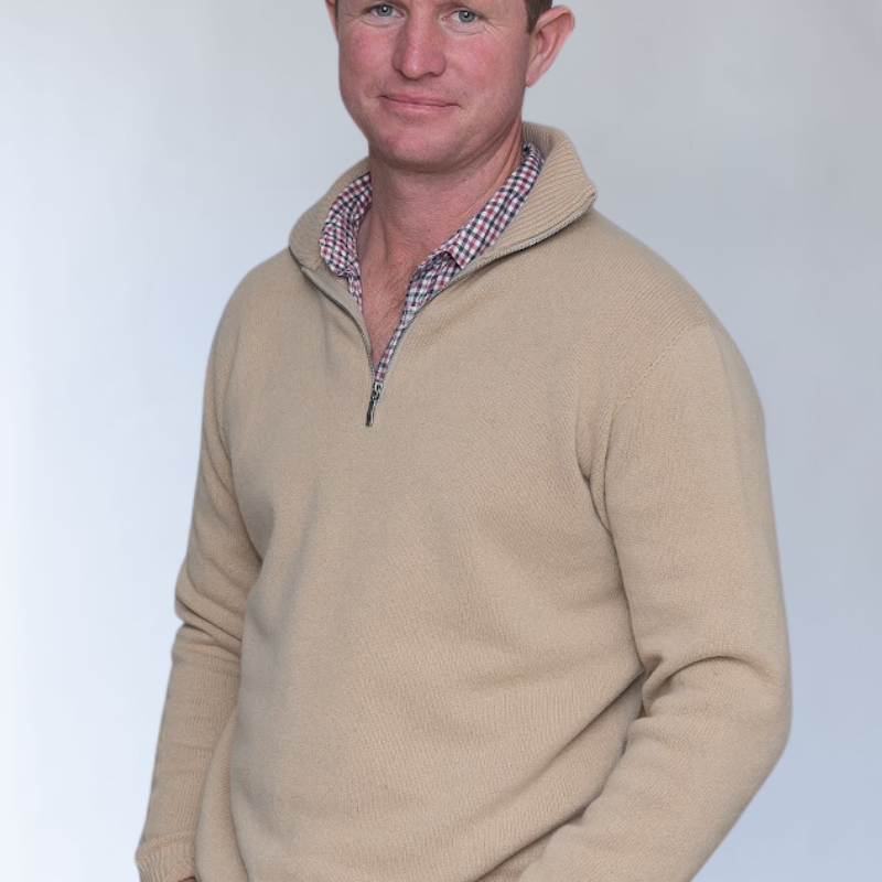 Beige zipper jersey in unisex style made from hemp and merino blend. Knitwear.